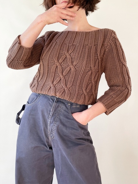 Bawełniany sweter w warkocze