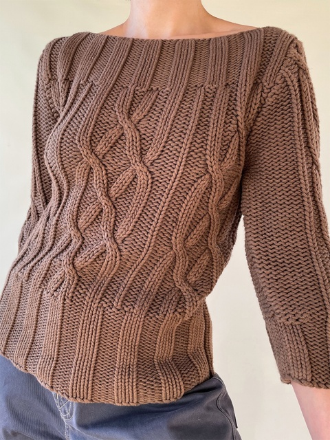 Bawełniany sweter w warkocze