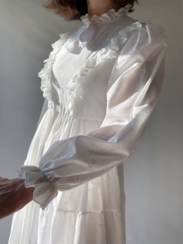 Biała sukienka z lat 80.