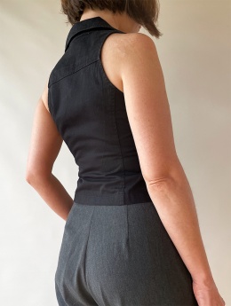 Czarna kamizelka, y2k