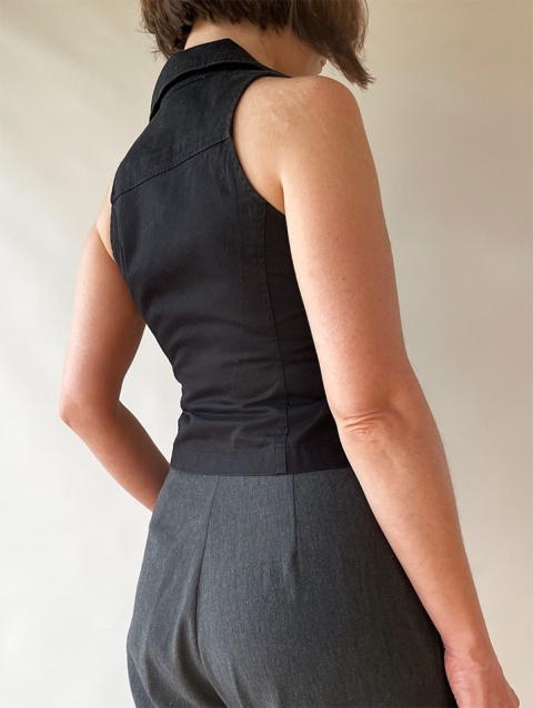 Czarna kamizelka, y2k