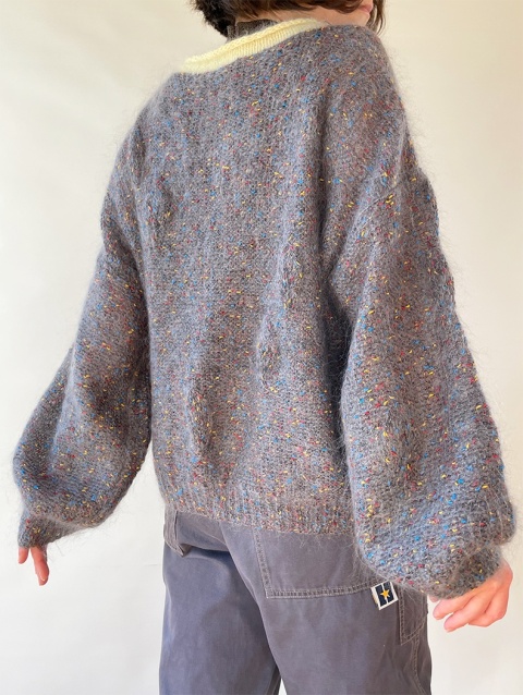 Szary sweterek handmade