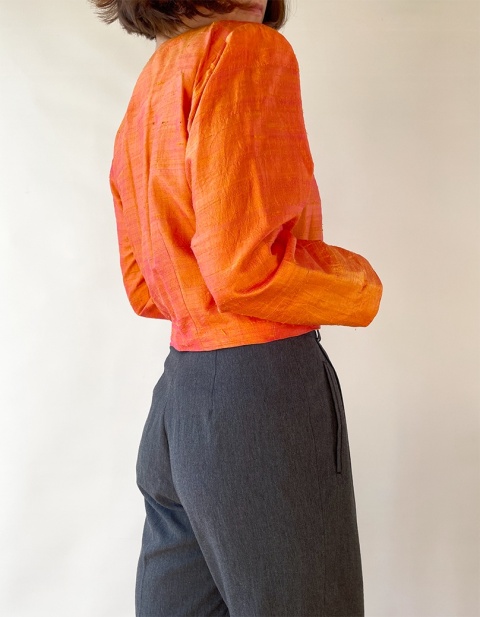 Pomarańczowa krótka marynarka z jedwabiu