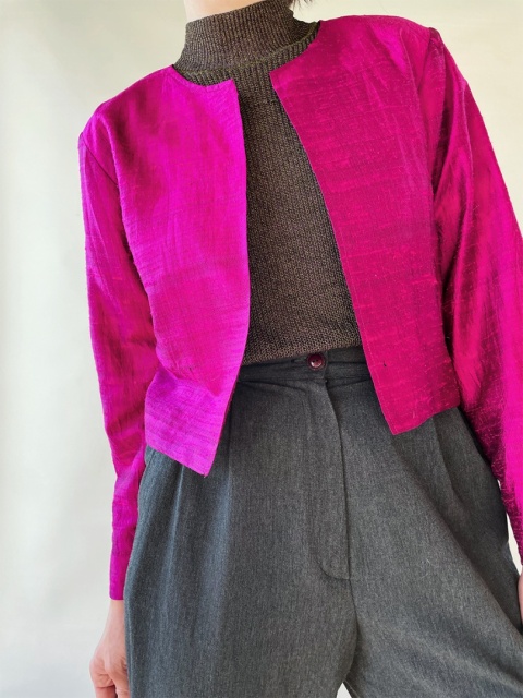 Różowa krótka marynarka z jedwabiu