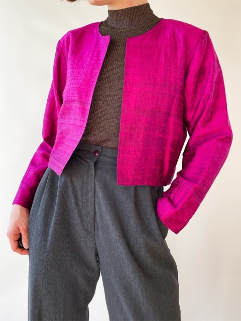 Różowa krótka marynarka z jedwabiu