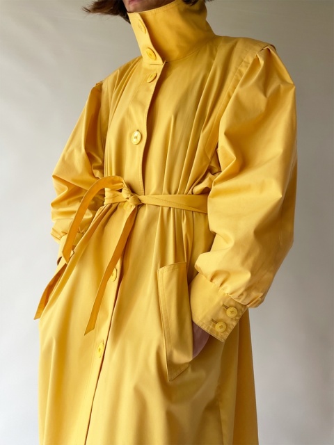 Żółty prochowiec z Niemiec Zachodnich Żółty prochowiec z Niemiec Zachodnich