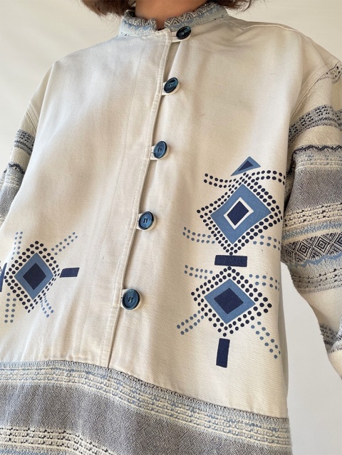 Kremowa bluza we wzory Kremowa bluza we wzory