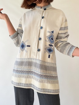 Kremowa bluza we wzory