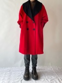 Czerwony płaszcz z wełny