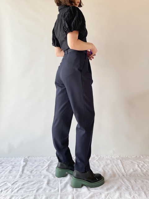 Granatowe spodnie z wełną