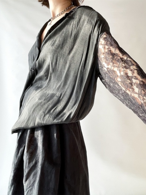 Koszula z kapturem i koronką