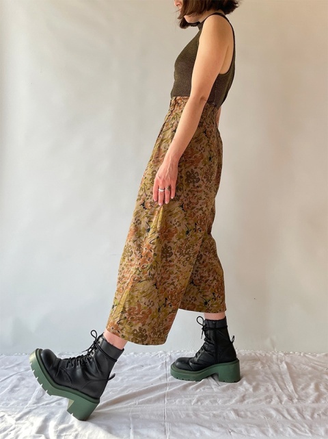 Płócienne spodnie w kwiaty