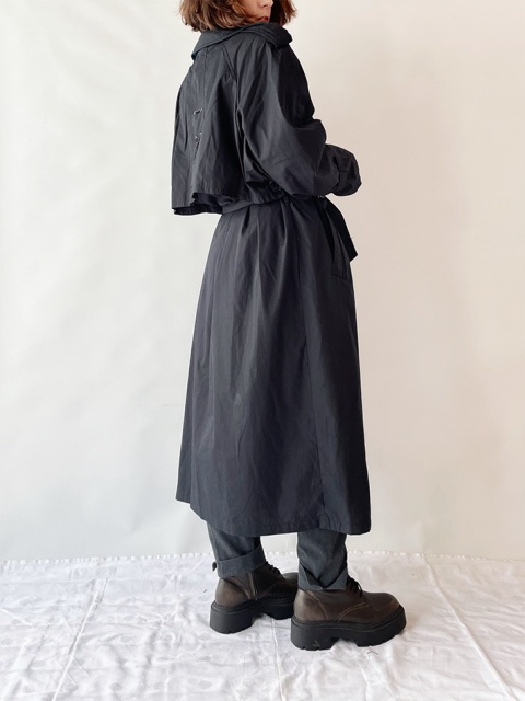 Czarny, ocieplany prochowiec