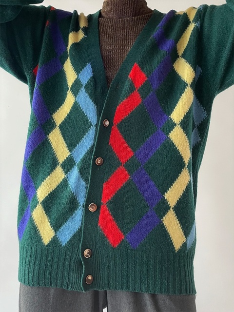 Wełniany kardigan w romby