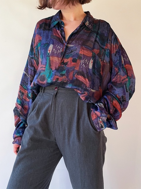 Wiskozowa koszula w ciemnej tonacji