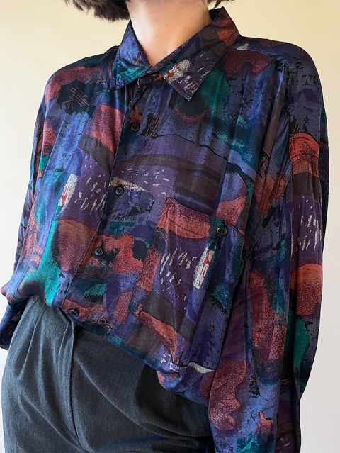 Wiskozowa koszula w ciemnej tonacji