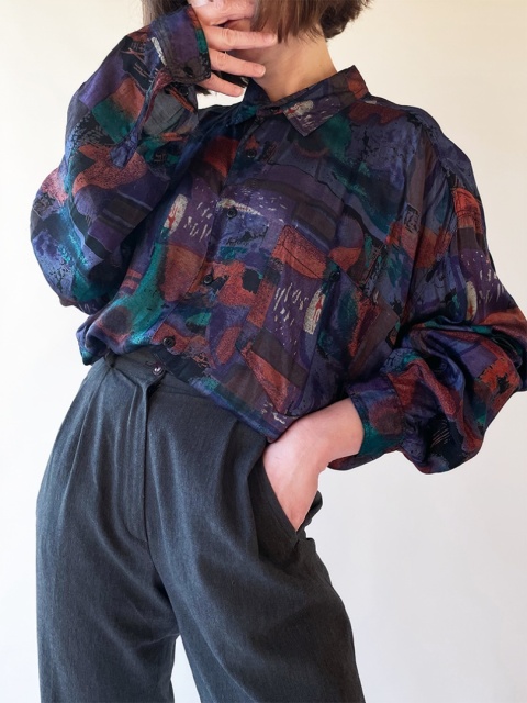 Wiskozowa koszula w ciemnej tonacji