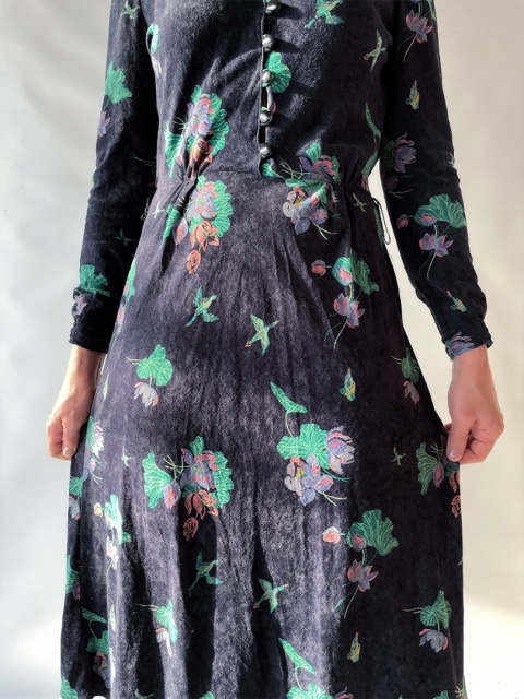 Ciepła sukienka z weluru