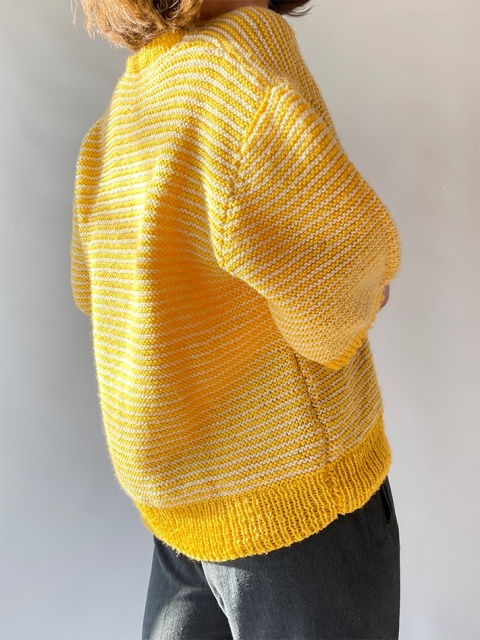 Żółty sweterek handmade