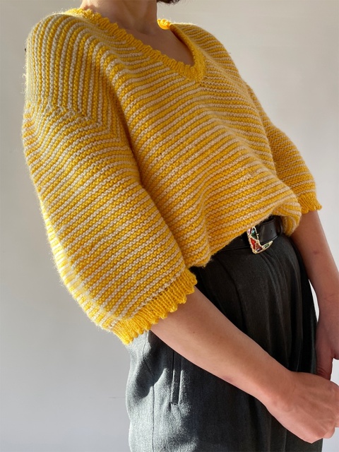 Żółty sweterek handmade