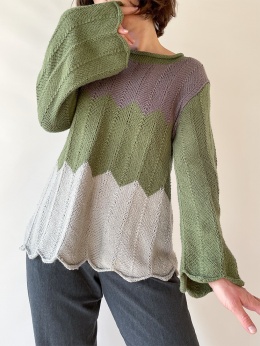 Sweterek z szerokimi rękawami