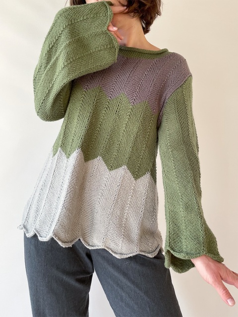 Sweterek z szerokimi rękawami