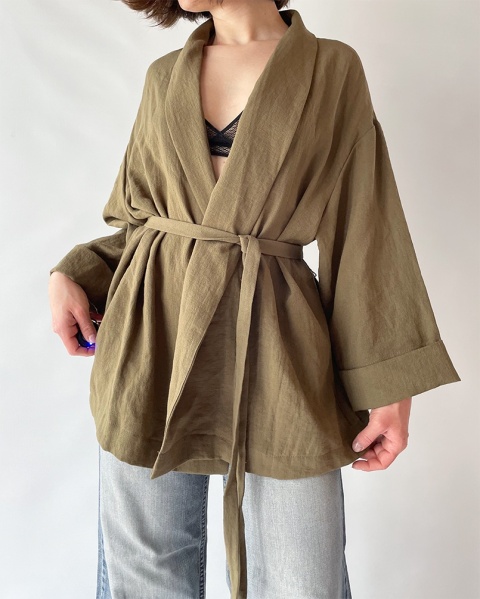 Wiązana narzutka khaki