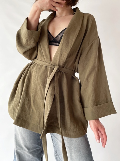 Wiązana narzutka khaki