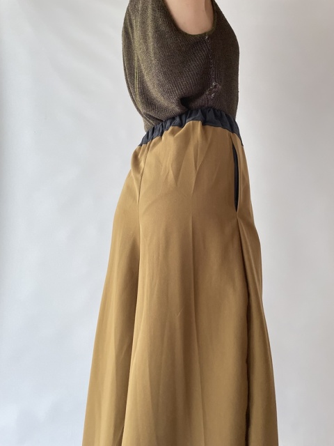 Spodnie upcycled z naszywką