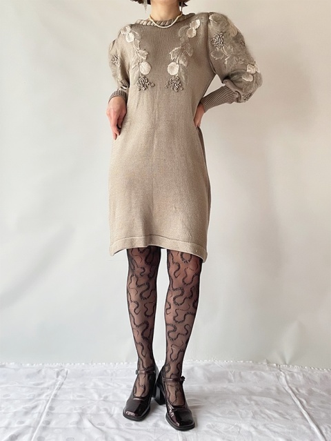 Sweterkowa sukienka z jedwabiu