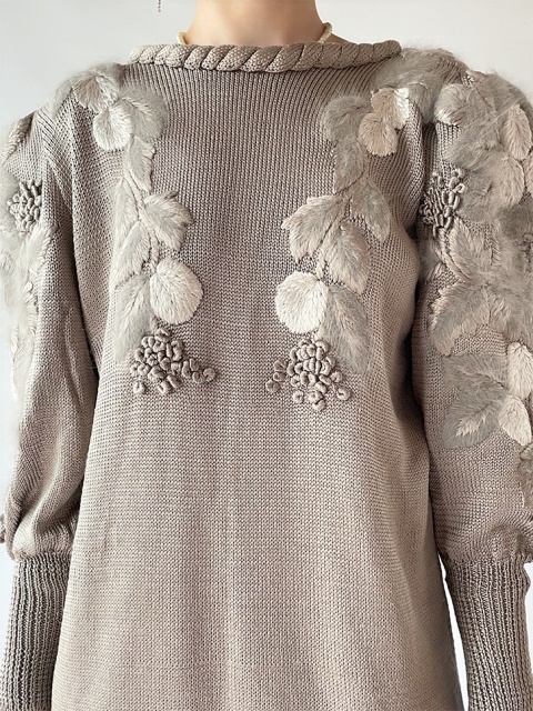 Sweterkowa sukienka z jedwabiu