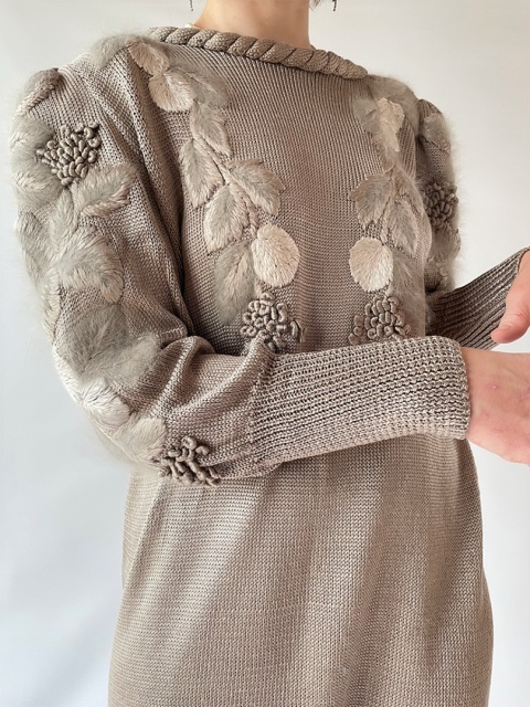 Sweterkowa sukienka z jedwabiu