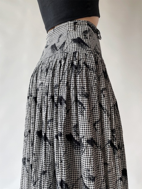 Czarno-biała spódnica z wiskozy