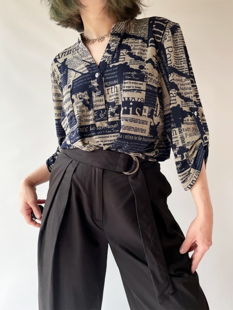 Koszula w gazetowy print