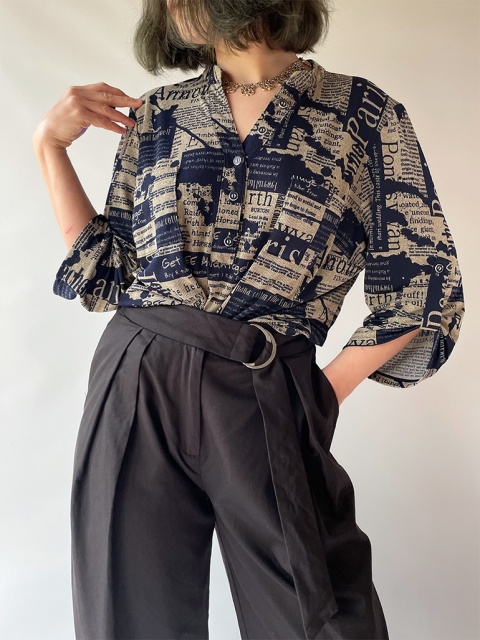 Koszula w gazetowy print