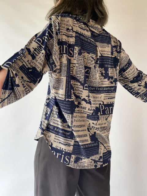 Koszula w gazetowy print