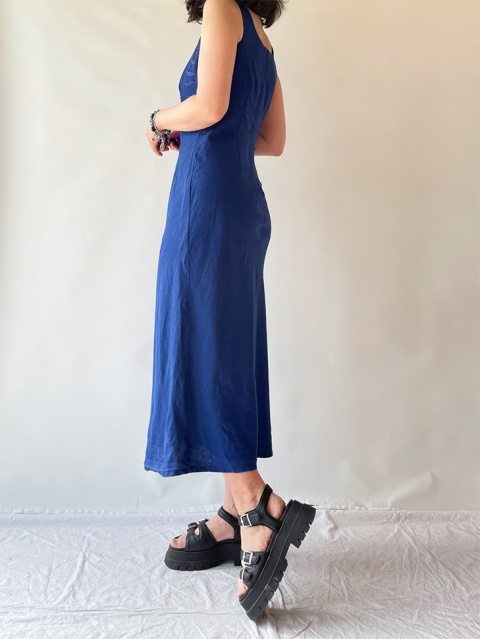 Niebieska sukienka maxi