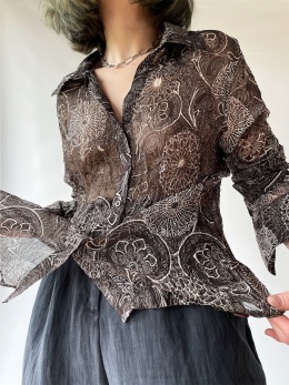 Półprzezroczysta koszula