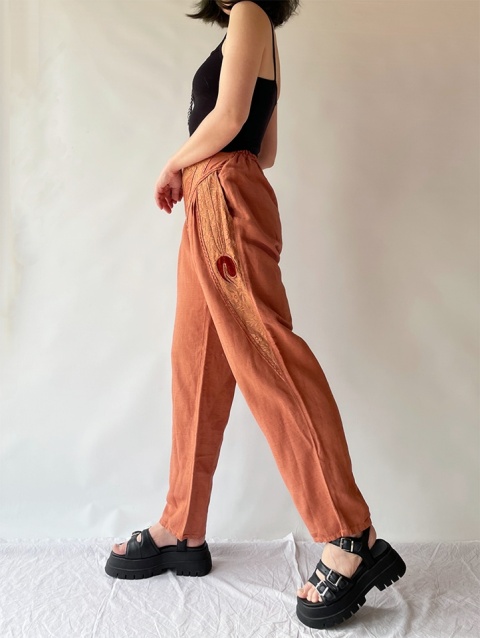 Spodnie ze zdobieniami