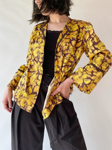 Żakiet w żółte kwiaty