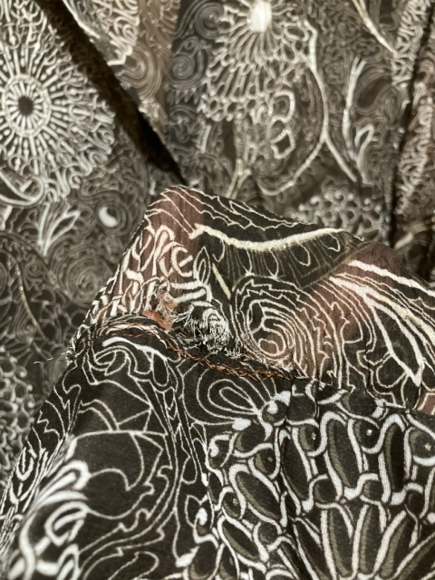 Półprzezroczysta koszula