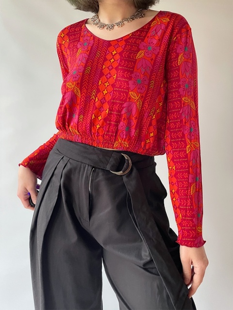 Czerwona bluzka we wzorki