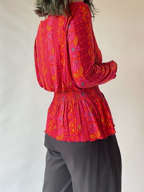 Czerwona bluzka we wzorki