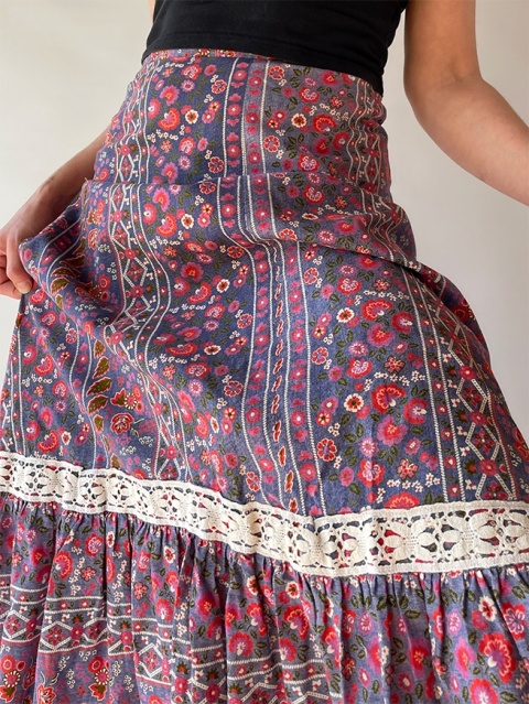 Spódnica w kwiaty 70s