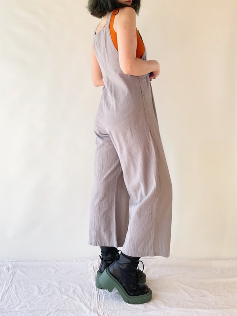 Szare płócienne ogrodniczki