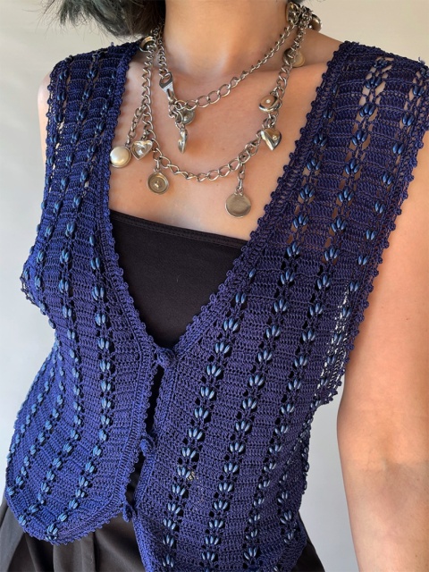 Szydełkowa kamizelka handmade z koralikami