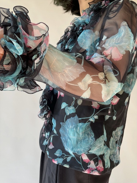 Szyfonowa bluzka z żabotem