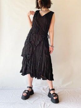 Czarna, marszczona sukienka