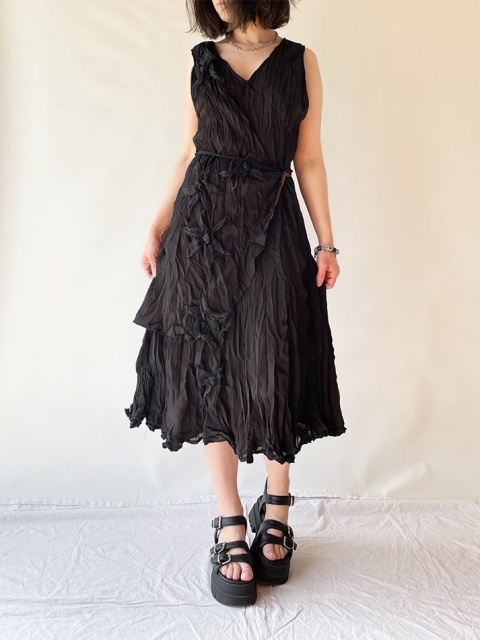 Czarna, marszczona sukienka