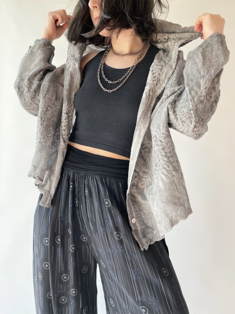 Haftowana bluzka z kapturem